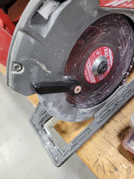 Tay cầm thay thế ốp lưỡi cưa Milwaukee M18 - Giải pháp in 3D tiết kiệm - Image 1