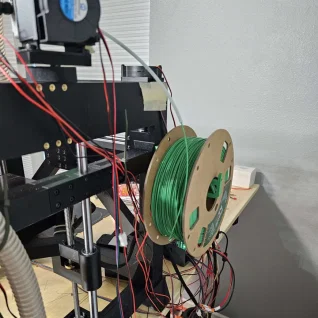 Giá treo cuộn nhựa 3D cho máy in The 100 (The 100 Tank Spoolholder)