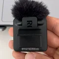 Ngàm gắn micro Rode Wireless GO lên Macbook tiện lợi - Thumbnail 5