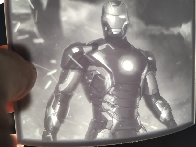 Mẫu in 3D tranh nổi Lithophane Iron Man cực chất cho máy in Resin - Image 2