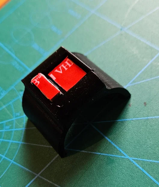 Husquarna Svartpilen 401 - Mount sạc USB - Image 2