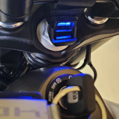 Husquarna Svartpilen 401 - Mount sạc USB