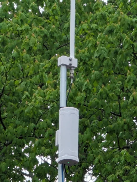 Pát gắn Dragino DLSO8N LoRaWAN Gateway & kẹp gắn antenna - Image 2