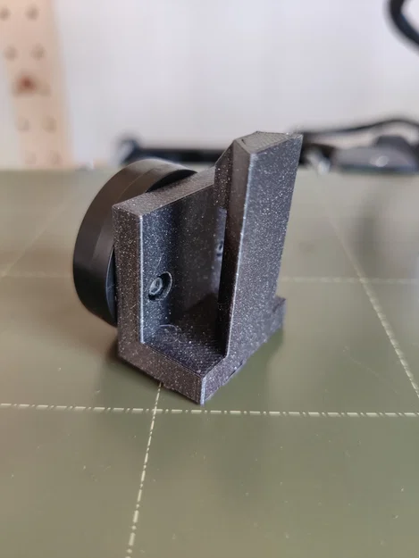 Ngàm gắn đèn Garmin Varia lên túi yên xe đạp (Garmin Varia Saddlebag Adapter) - Image 2