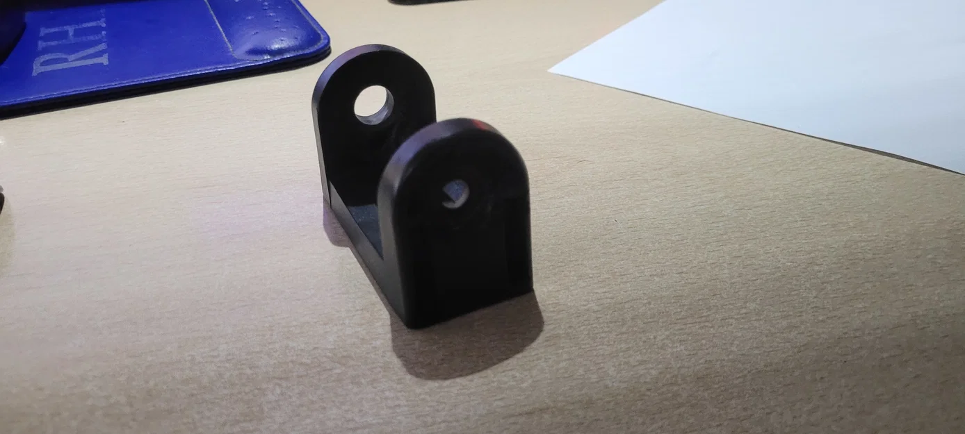 Pat đỡ đèn pha xe 4x4 (Soporte foco coche) - File in 3D thay thế - Image 2
