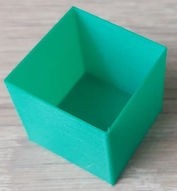 Khối lập phương kiểm tra Over / Under Extrude - Image 1