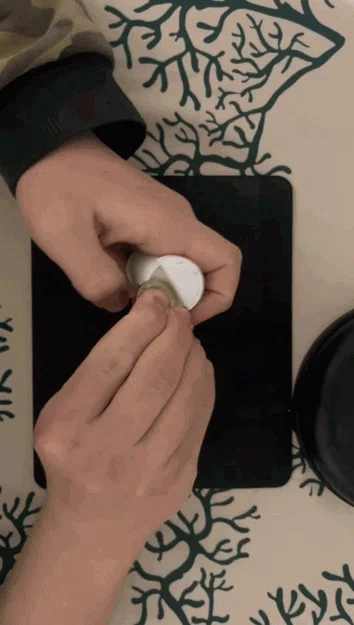 Hộp đựng tiền xu thông minh với cơ chế lò xo tự động - Image 1