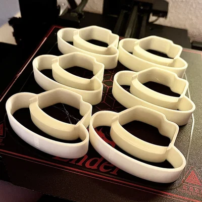 Khuôn cắt bánh quy Red Hat (Red Hat Cookie Cutter)