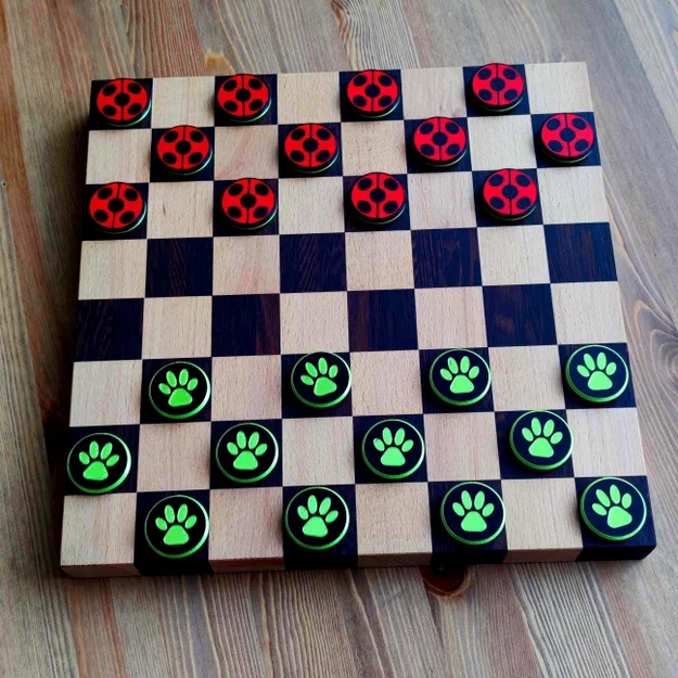 Bộ cờ đam Miraculous Ladybug & Cat Noir (MMU) - Image 2