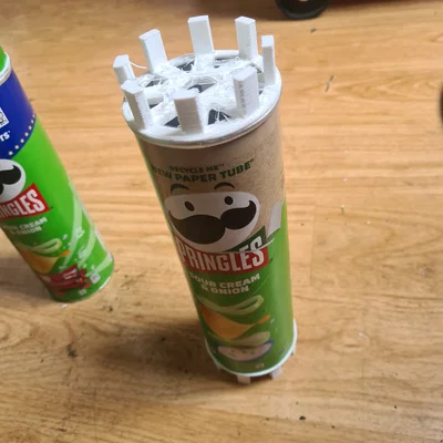 Chân bàn từ ống Pringles (Pringles table leg)