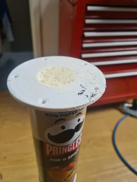 Chân bàn từ ống Pringles (Pringles table leg) - Image 4