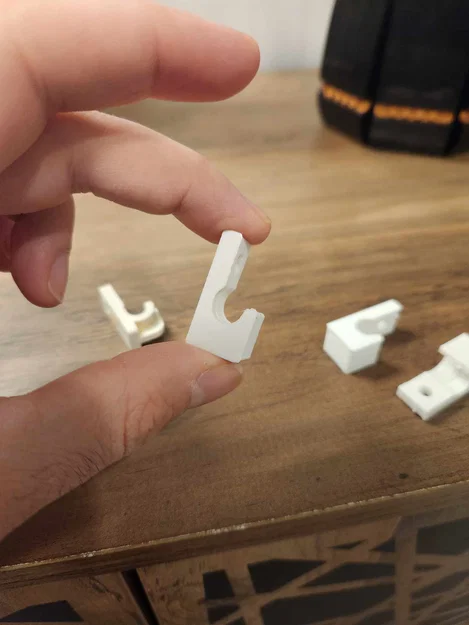 Móc treo thay thế cho hệ thống tủ quần áo cũ (Closet System Hook) - Image 2