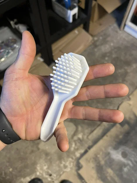 Lược cho bé gái và búp bê (Hreben pro holcicky i panenky) - Image 1