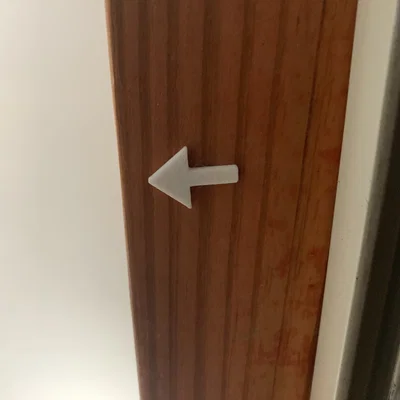 Mũi tên ghim tường tiện lợi (Push-in Arrow) in 3D