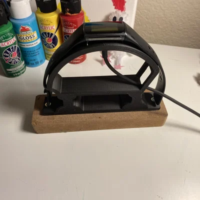 Đế sạc để bàn cho Fitbit Charge 5 tiện lợi, nhỏ gọn
