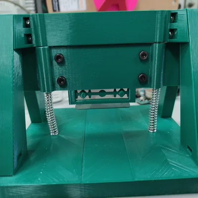Sample guillotine (dao cắt mẫu thẳng đứng cho lam kính hiển vi)