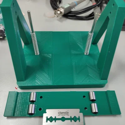 Sample guillotine (dao cắt mẫu thẳng đứng cho lam kính hiển vi)