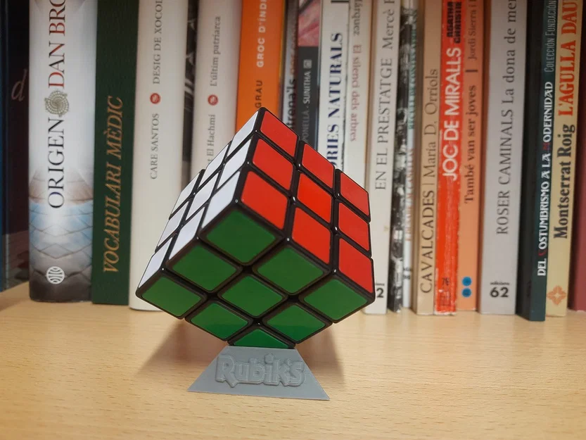 Đế trưng bày khối Rubik (Cube holder) với thiết kế logo nổi - Image 1