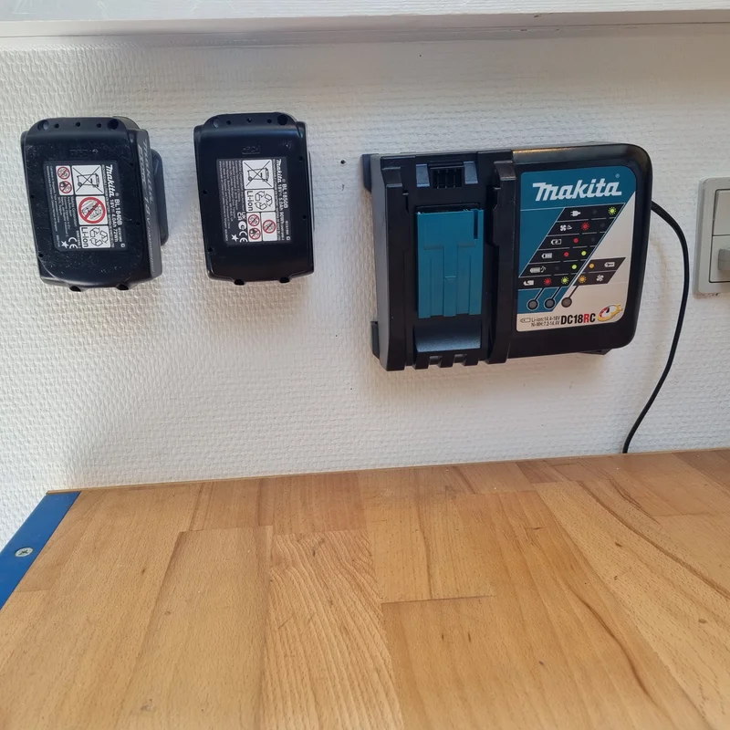 Bộ Treo Tường Cho Sạc Makita (Wall Hanger Kit)
