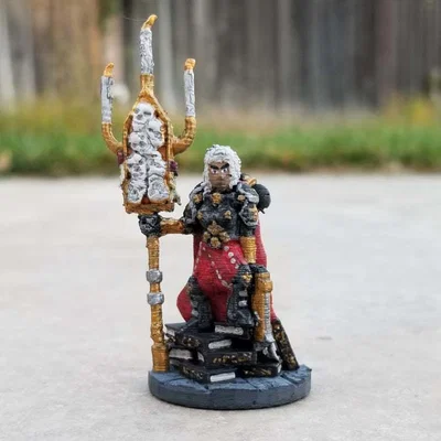 Nữ Tu Laser Tưởng Tượng Kèm Hòm Thánh Tích (Imaginative Laser Nun With Reliquary)
