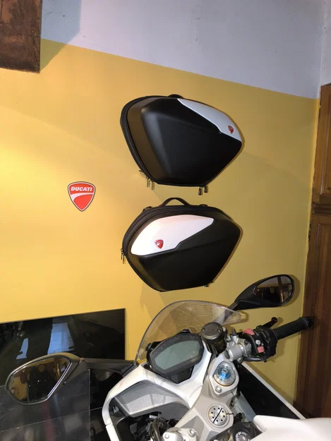 Giá treo tường cho thùng hông (suitcase) xe Ducati 939 SuperSport - Image 1
