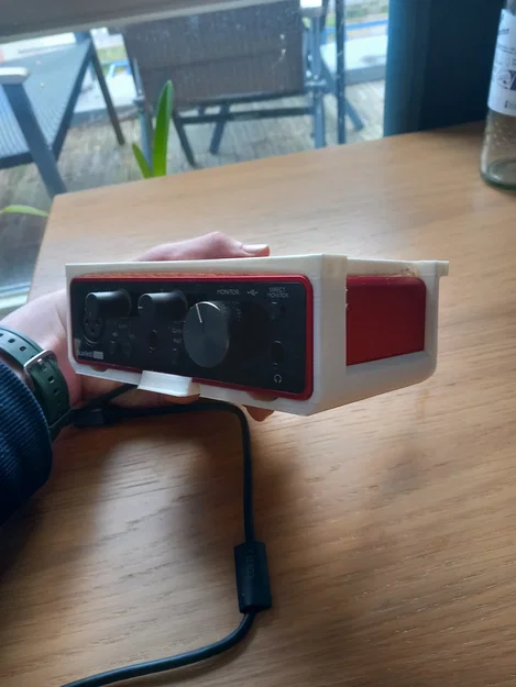Khung giữ gia cố cho Focusrite Scarlett Solo 3rd Gen (3D Print) - Image 1