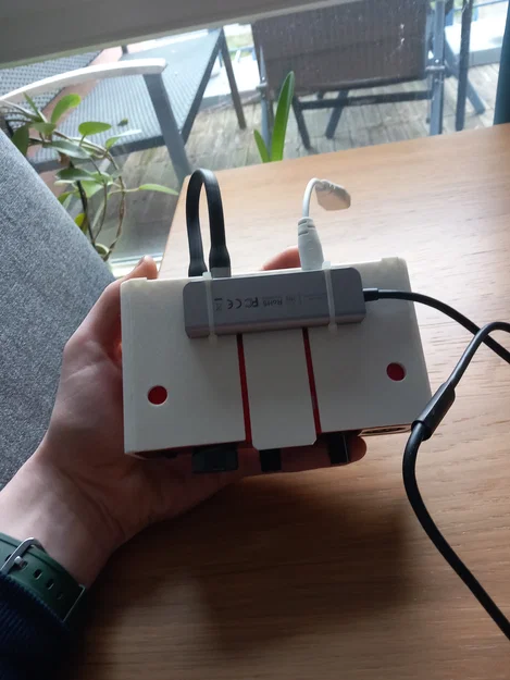 Khung giữ gia cố cho Focusrite Scarlett Solo 3rd Gen (3D Print) - Image 2