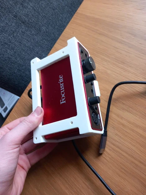 Khung giữ gia cố cho Focusrite Scarlett Solo 3rd Gen (3D Print) - Image 4