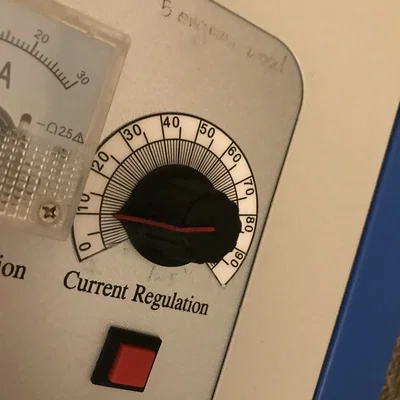 Núm K40 Laser kèm Đồng hồ chia vạch (Dial Gauge)