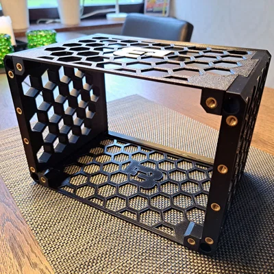 BREWTOOLS Screen Cage - Vesa (Khung màn hình Vesa mỏng gọn)