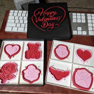 Hộp kèm khay đựng cho 8 khuôn cắt cookie Valentine