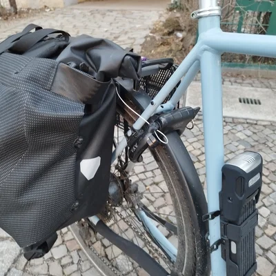 Adapter Ortlieb cho khóa khung AXA (Ortlieb adapter for AXA frame locks)