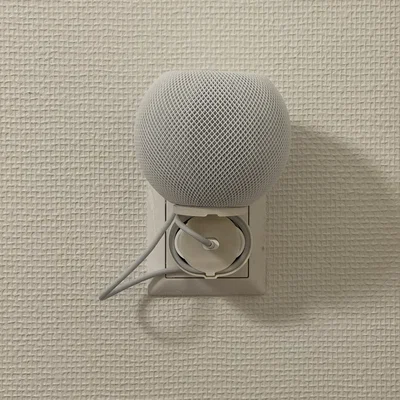 Giá treo tường HomePod Mini siêu “over-engineered” (phích EU)