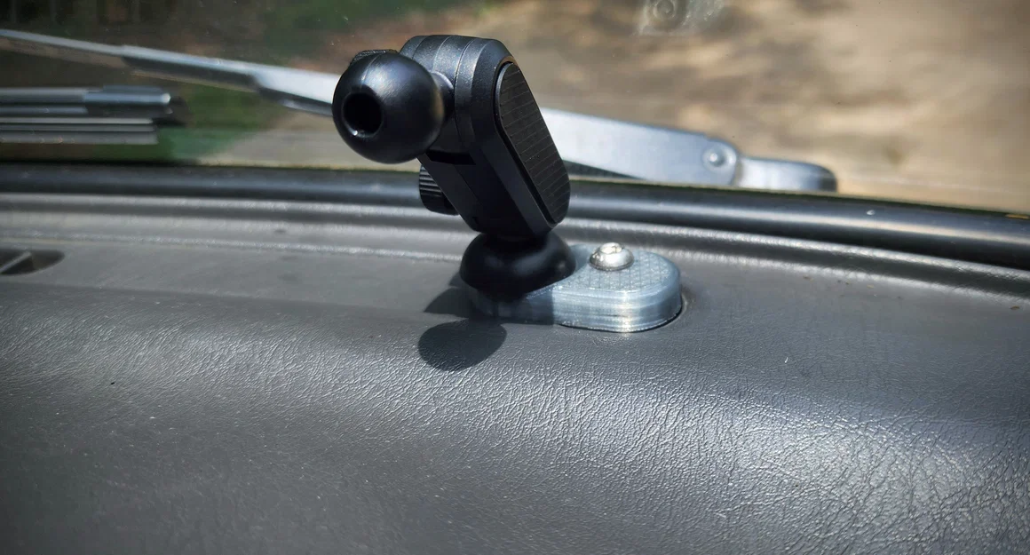 Đế gắn điện thoại taplo '97 Diahatsu Hijet S110P - Image 1
