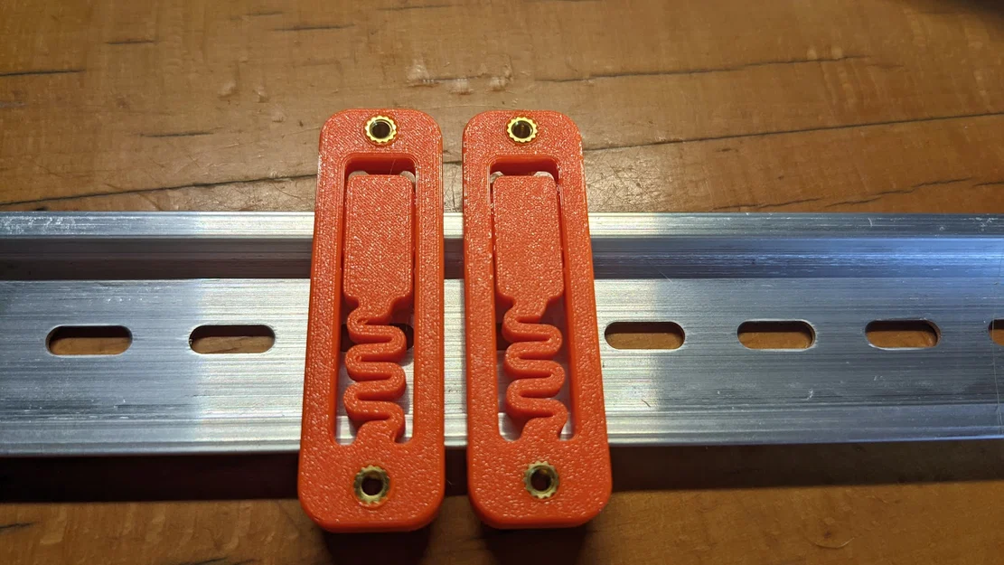 Ngàm gắn DIN Rail hỗ trợ ốc cấy M3 (M3 Threaded Inserts) chắc chắn - Image 1
