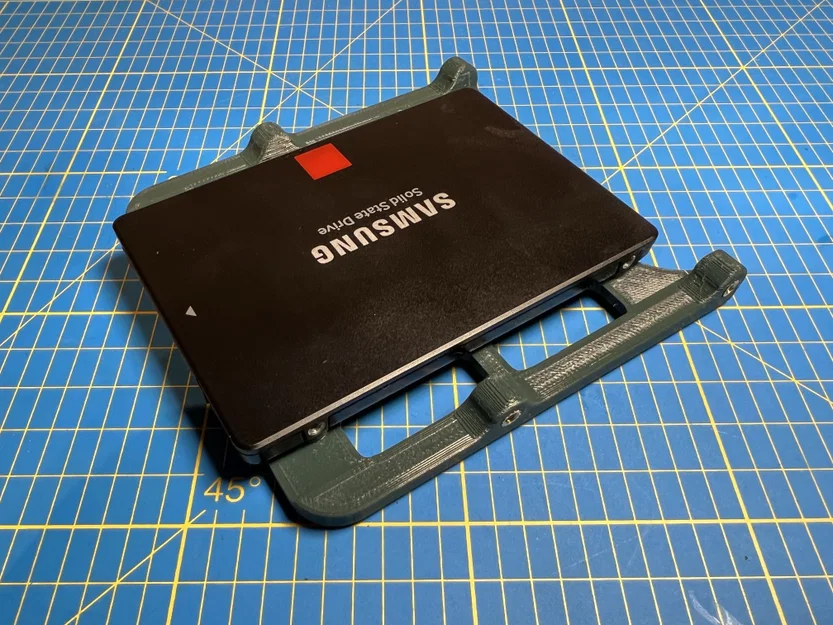 Adapter gắn HDD 2.5" sang khay 3.5" (2.5" to 3.5" HDD Adapter) - Image 1