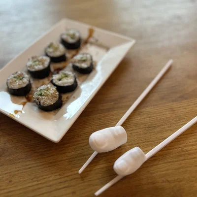 Ngón tay gắn đũa (Chopstick fingers)