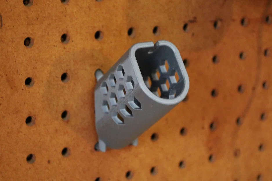 YARBM (Yet Another Ryobi Battery Mount) – Ngàm treo pin Ryobi cho pegboard - Image 4