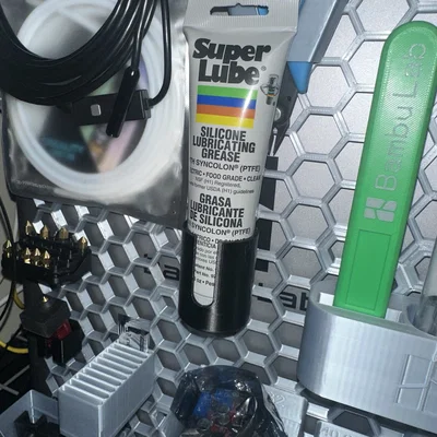 Giá treo HSW cho chai Super Lube