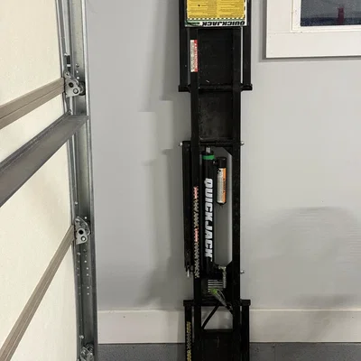 Giá treo tường cho kích nâng xe di động (Wall Mount for Portable Car Lift)