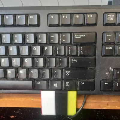 Kẹp Bàn Bám Chắc Giữ Điện Thoại/Tablet/Bàn Phím (Strong Grip)