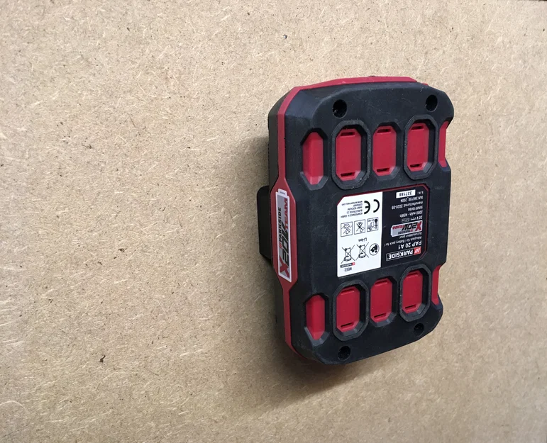 Đế treo pin Parkside 20V gọn gàng - Giải pháp cho xưởng của bạn - Image 1