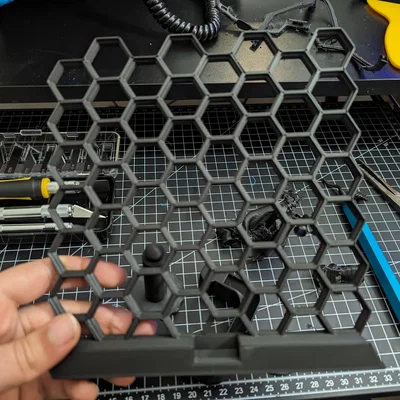 Giải pháp lưu trữ công cụ dưới bàn làm việc với HSW (Honeycomb)