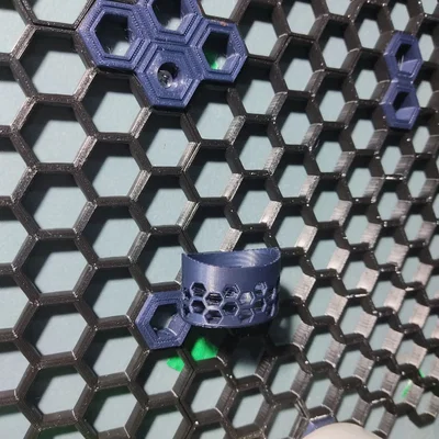 Giá treo keo dán sắt 3D cho hệ thống bảng HSW (Honeycomb)
