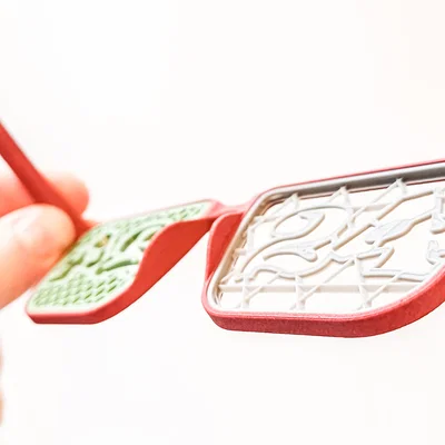 V2! Ergoglasses: Kính tiệc ergonomic, scale được, bền & tùy biến (motive 2024)