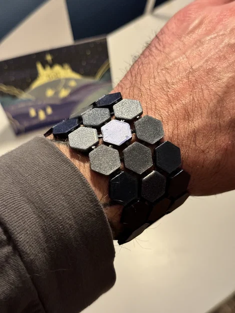 Vòng tay Hexagon dẻo – Remastered (TPU/PLA) - Image 1