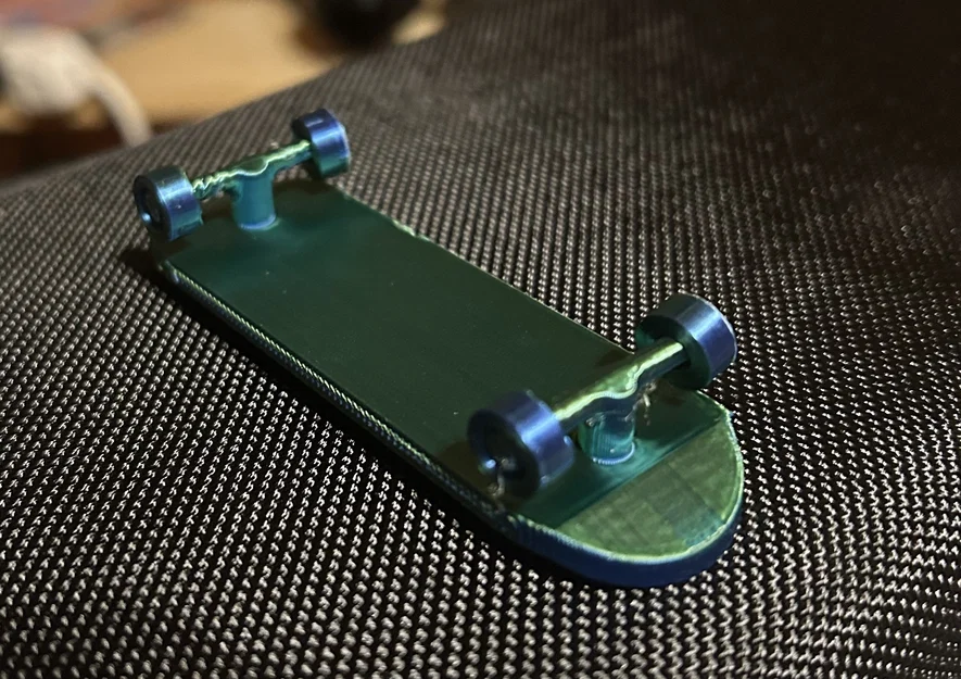 Ván trượt ngón tay Print-in-Place có bánh xe quay (Tech Deck) - Image 1