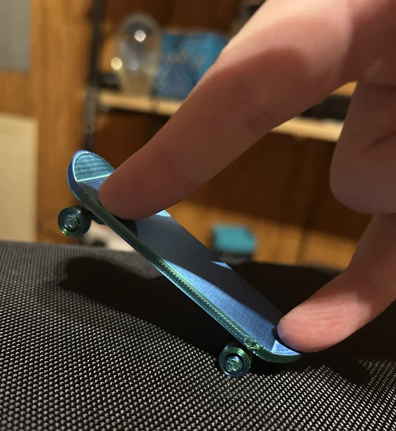 Ván trượt ngón tay Print-in-Place có bánh xe quay (Tech Deck) - Image 4