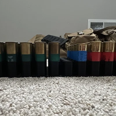 Khay in 3D sắp xếp 50 viên đạn 12 gauge cho thùng 50 Cal