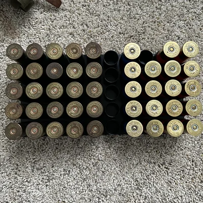 Khay in 3D sắp xếp 50 viên đạn 12 gauge cho thùng 50 Cal